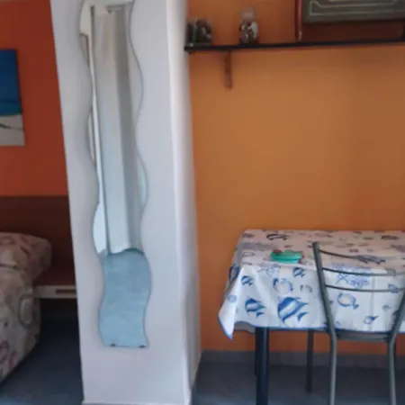 Bed and breakfast Ersilia 4*